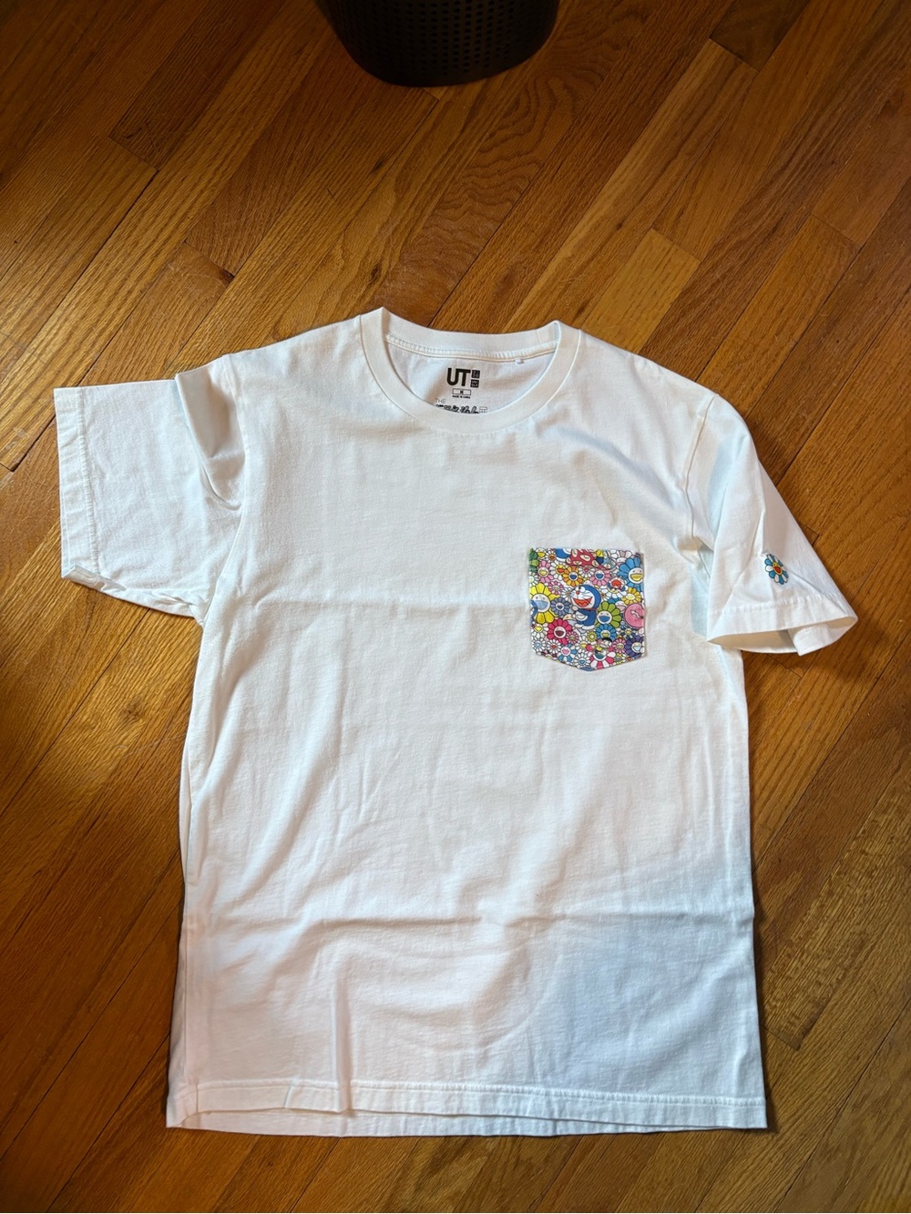 Uniqlo Murakami White T‑Shirt with Multicolor Floral Pocket